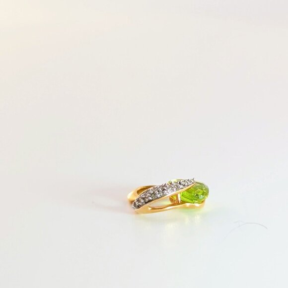 10K Gold Heart Pendant With Green Peridot & Diamond Accents - Picture 6 of 10